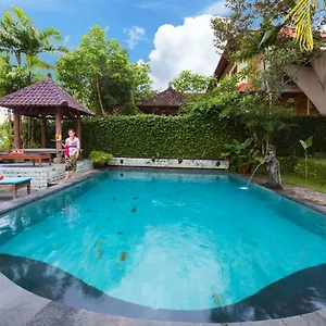 2* Pensionat Sayong House